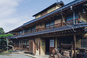 くらむぼんワイン醸造の建物